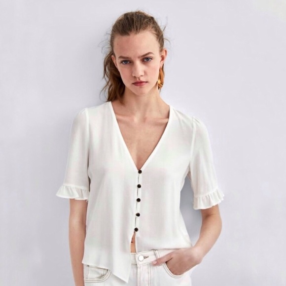 Zara Tops - ZARA white button front top ruffle sleeve crepe
